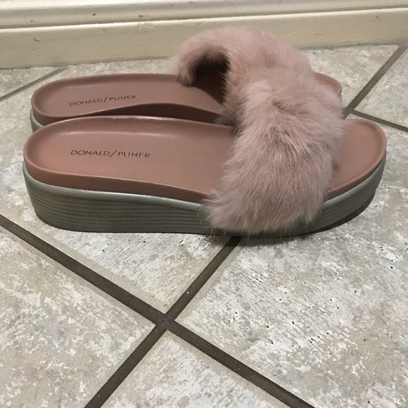 Donald Pliner Furfi rabbit fur slides - Picture 3 of 6
